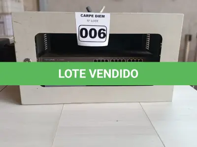 LOTE 006 - 02 SWITCHS PARA REDE DE COMPUTADOR E UM MINI RACK PARA SWITCH.(NO ESTADO DE CONSERVAÇÃO QUE SE ENCONTRAM, NÃO SABEMOS SE FUNCIONAM. LEILÃO NÃO TEM GARANTIA E NEM DEVOLUÇÃO).