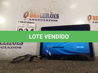 LOTE 034 - 01 TABLET SAMSUNG. (NO ESTADO) ATENÇÃO! FAZER A VISITAÇÃO ANTES DE ARREMATAR, NÃO SABEMOS SE FUNCIONA. LEILÃO NÃO TEM GARANTIA E NEM DEVOLUÇÃO, SUJEITO A POSSÍVEIS AVARIAS VISÍVEIS/OCULTAS E/OU AUSÊNCIA DE COMPONENTES.