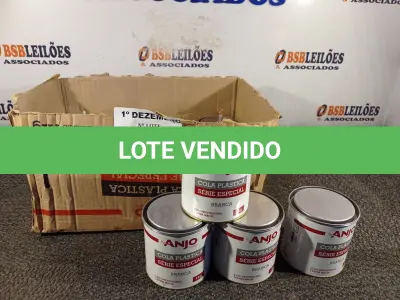 LOTE 188 - 12 LATAS DE COLA PLÁSTICA ANJO. (NO ESTADO) ATENÇÃO! FAZER A VISITAÇÃO ANTES DE ARREMATAR, NÃO SABEMOS SE FUNCIONA. LEILÃO NÃO TEM GARANTIA E NEM DEVOLUÇÃO, SUJEITO A POSSÍVEIS AVARIAS VISÍVEIS/OCULTAS E/OU AUSÊNCIA DE COMPONENTES.