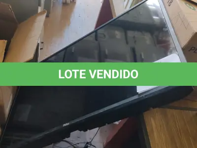 LOTE 021 - TV PHILCO, 50 POLEGADAS, COM 1, 30 DE LARGURA. (NO ESTADO, NÃO SABEMOS SE FUNCIONA. LEILÃO NÃO TEM GARANTIA E NEM DEVOLUÇÃO).