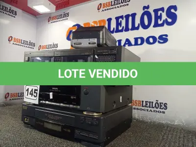LOTE 145 - 01 STÉREO DUPLO DECK, 02 VIDEOCASSETES E 01 RADIO. (NO ESTADO) ATENÇÃO! FAZER A VISITAÇÃO ANTES DE ARREMATAR, NÃO SABEMOS SE FUNCIONA. LEILÃO NÃO TEM GARANTIA E NEM DEVOLUÇÃO, SUJEITO A POSSÍVEIS AVARIAS VISÍVEIS/OCULTAS E/OU AUSÊNCIA DE COMPONENTES.