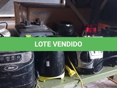 LOTE 118 - 08 BASES DE LIQUIDIFICADORES MARCAS E MODELOS DIVERSOS. (NO ESTADO) ATENÇÃO! FAZER A VISITAÇÃO ANTES DE ARREMATAR, NÃO SABEMOS SE FUNCIONA. LEILÃO NÃO TEM GARANTIA E NEM DEVOLUÇÃO, SUJEITO A POSSÍVEIS AVARIAS VISÍVEIS/OCULTAS E/OU AUSÊNCIA DE COMPONENTES.