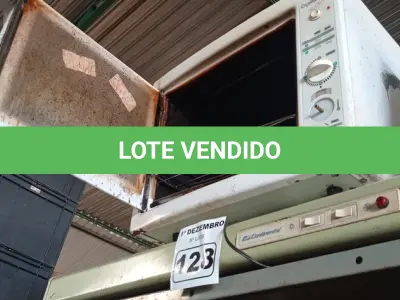 LOTE 128 - 01 FORNO ELÉTRICO E 01 DEPURADOR DE AR MARCAS E MODELOS DIVERSOS. (NO ESTADO) ATENÇÃO! FAZER A VISITAÇÃO ANTES DE ARREMATAR, NÃO SABEMOS SE FUNCIONA. LEILÃO NÃO TEM GARANTIA E NEM DEVOLUÇÃO, SUJEITO A POSSÍVEIS AVARIAS VISÍVEIS/OCULTAS E/OU AUSÊNCIA DE COMPONENTES.