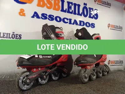 LOTE 142 - 01 PAR DE PATINS. (NO ESTADO) ATENÇÃO! FAZER A VISITAÇÃO ANTES DE ARREMATAR, NÃO SABEMOS SE FUNCIONA. LEILÃO NÃO TEM GARANTIA E NEM DEVOLUÇÃO, SUJEITO A POSSÍVEIS AVARIAS VISÍVEIS/OCULTAS E/OU AUSÊNCIA DE COMPONENTES.