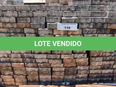 LOTE 110 - 01 LOTE COM APROXIMADAMENTE 500 BLOQUETES EM CONCRETO (NO ESTADO, NÃO SABEMOS SE FUNCIONA. LEILÃO NÃO TEM GARANTIA E NEM DEVOLUÇÃO).