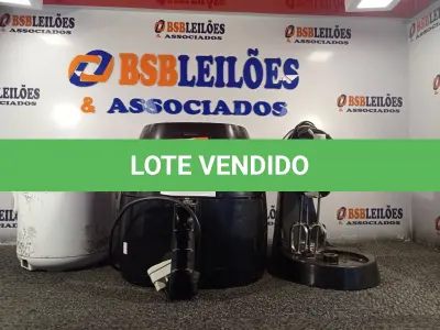 LOTE 115 - 01 AIR FRY, 01 PANELA ELÉTRICA DE FAZER ARROZ E 01 BATEDEIRA MARCAS E MODELOS DIVERSOS. (NO ESTADO) ATENÇÃO! FAZER A VISITAÇÃO ANTES DE ARREMATAR, NÃO SABEMOS SE FUNCIONA. LEILÃO NÃO TEM GARANTIA E NEM DEVOLUÇÃO, SUJEITO A POSSÍVEIS AVARIAS VISÍVEIS/OCULTAS E/OU AUSÊNCIA DE COMPONENTES.