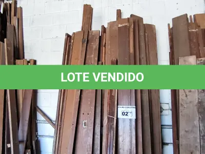 LOTE 027 - 01 LOTE COM PORTAIS EM MADEIRA (NO ESTADO, NÃO SABEMOS SE FUNCIONA. LEILÃO NÃO TEM GARANTIA E NEM DEVOLUÇÃO).
