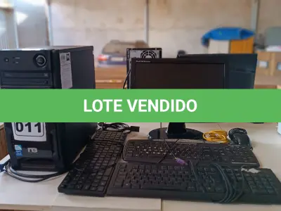 LOTE 011 - 01 COMPUTADOR (CPU, MONITOR E TECLADO) (NO ESTADO, NÃO SABEMOS SE FUNCIONA. LEILÃO NÃO TEM GARANTIA E NEM DEVOLUÇÃO).