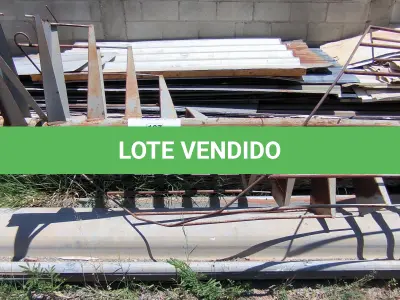 LOTE 107 - 01 ESCADA EM FERRO ESPIRAL (NO ESTADO, NÃO SABEMOS SE FUNCIONA. LEILÃO NÃO TEM GARANTIA E NEM DEVOLUÇÃO).