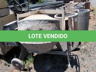 LOTE 083 - 01 BETONEIRA PEQUENA (NO ESTADO, NÃO SABEMOS SE FUNCIONA. LEILÃO NÃO TEM GARANTIA E NEM DEVOLUÇÃO).