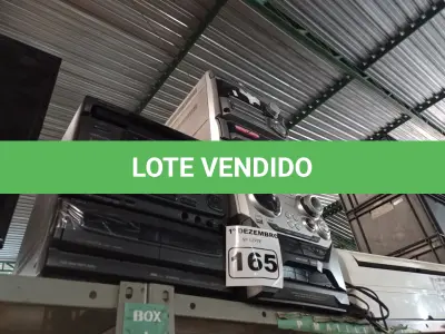 LOTE 165 - 03 APARELHOS DE SOM MARCAS E MODELOS DIVERSOS. (NO ESTADO) ATENÇÃO! FAZER A VISITAÇÃO ANTES DE ARREMATAR, NÃO SABEMOS SE FUNCIONA. LEILÃO NÃO TEM GARANTIA E NEM DEVOLUÇÃO, SUJEITO A POSSÍVEIS AVARIAS VISÍVEIS/OCULTAS E/OU AUSÊNCIA DE COMPONENTES.