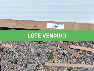 LOTE 099 - 01 LOTE COM MADEIRAS (NO ESTADO, NÃO SABEMOS SE FUNCIONA. LEILÃO NÃO TEM GARANTIA E NEM DEVOLUÇÃO).