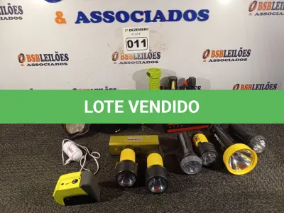 LOTE 011 - 01 LOTE COM VÁRIAS LANTERNAS E CAIXAS DE SOM BLUETOOTH MARCAS E MODELOS DIVERSOS. (NO ESTADO) ATENÇÃO! FAZER A VISITAÇÃO ANTES DE ARREMATAR, NÃO SABEMOS SE FUNCIONA. LEILÃO NÃO TEM GARANTIA E NEM DEVOLUÇÃO, SUJEITO A POSSÍVEIS AVARIAS VISÍVEIS/OCULTAS E/OU AUSÊNCIA DE COMPONENTES.