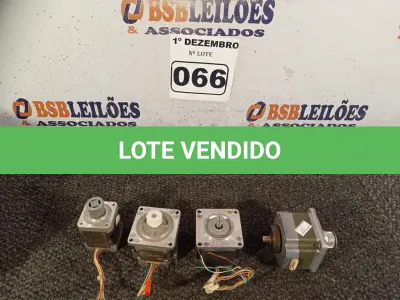 LOTE 066 - 04 MOTORES DE PASSO. (NO ESTADO) ATENÇÃO! FAZER A VISITAÇÃO ANTES DE ARREMATAR, NÃO SABEMOS SE FUNCIONA. LEILÃO NÃO TEM GARANTIA E NEM DEVOLUÇÃO, SUJEITO A POSSÍVEIS AVARIAS VISÍVEIS/OCULTAS E/OU AUSÊNCIA DE COMPONENTES.