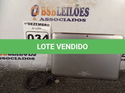 LOTE 034 - 01 TABLET SAMSUNG. (NO ESTADO) ATENÇÃO! FAZER A VISITAÇÃO ANTES DE ARREMATAR, NÃO SABEMOS SE FUNCIONA. LEILÃO NÃO TEM GARANTIA E NEM DEVOLUÇÃO, SUJEITO A POSSÍVEIS AVARIAS VISÍVEIS/OCULTAS E/OU AUSÊNCIA DE COMPONENTES.