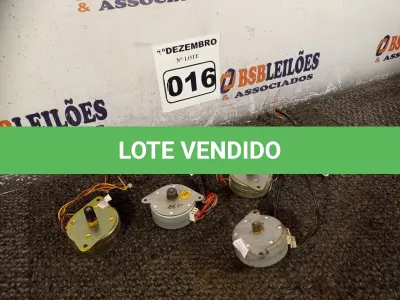 LOTE 016 - 05 MOTORES DE PASSO. (NO ESTADO) ATENÇÃO! FAZER A VISITAÇÃO ANTES DE ARREMATAR, NÃO SABEMOS SE FUNCIONA. LEILÃO NÃO TEM GARANTIA E NEM DEVOLUÇÃO, SUJEITO A POSSÍVEIS AVARIAS VISÍVEIS/OCULTAS E/OU AUSÊNCIA DE COMPONENTES.