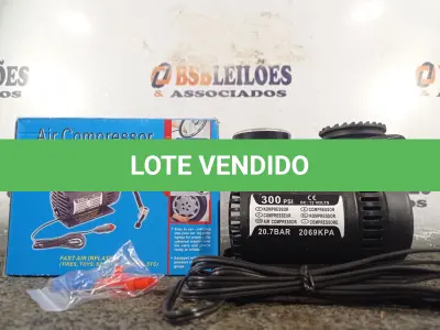 LOTE 049 - 01 COMPRESSOR DE AR PORTÁTIL 12V. (NO ESTADO) ATENÇÃO! FAZER A VISITAÇÃO ANTES DE ARREMATAR, NÃO SABEMOS SE FUNCIONA. LEILÃO NÃO TEM GARANTIA E NEM DEVOLUÇÃO, SUJEITO A POSSÍVEIS AVARIAS VISÍVEIS/OCULTAS E/OU AUSÊNCIA DE COMPONENTES.