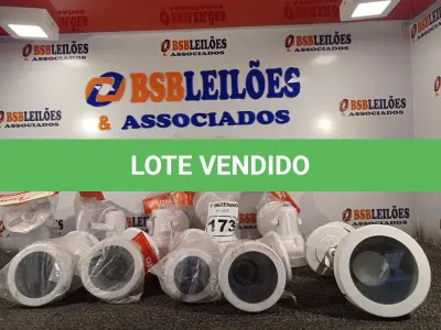 LOTE 173 - 11 LUMINÁRIAS DE SOBREPOR. (NO ESTADO) ATENÇÃO! FAZER A VISITAÇÃO ANTES DE ARREMATAR, NÃO SABEMOS SE FUNCIONA. LEILÃO NÃO TEM GARANTIA E NEM DEVOLUÇÃO, SUJEITO A POSSÍVEIS AVARIAS VISÍVEIS/OCULTAS E/OU AUSÊNCIA DE COMPONENTES.