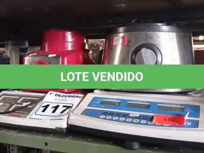 LOTE 117 - 02 BALANÇAS, 03 BASES E 01 COPO DE LIQUIDIFICADORES MARCAS E MODELOS DIVERSOS. (NO ESTADO) ATENÇÃO! FAZER A VISITAÇÃO ANTES DE ARREMATAR, NÃO SABEMOS SE FUNCIONA. LEILÃO NÃO TEM GARANTIA E NEM DEVOLUÇÃO, SUJEITO A POSSÍVEIS AVARIAS VISÍVEIS/OCULTAS E/OU AUSÊNCIA DE COMPONENTES.