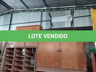 LOTE 461 - 02 MESAS, 03 ARMÁRIOS BAIXOS E 01 ESCANINHO. (NO ESTADO) ATENÇÃO! FAZER A VISITAÇÃO ANTES DE ARREMATAR, NÃO SABEMOS SE FUNCIONA. LEILÃO NÃO TEM GARANTIA E NEM DEVOLUÇÃO, SUJEITO A POSSÍVEIS AVARIAS VISÍVEIS/OCULTAS E/OU AUSÊNCIA DE COMPONENTES.