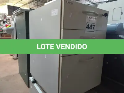 LOTE 447 - 02 GAVETEIROS SENDO 01 COM 04 E OUTRO COM 03 GAVETAS. (NO ESTADO) ATENÇÃO! FAZER A VISITAÇÃO ANTES DE ARREMATAR, NÃO SABEMOS SE FUNCIONA. LEILÃO NÃO TEM GARANTIA E NEM DEVOLUÇÃO, SUJEITO A POSSÍVEIS AVARIAS VISÍVEIS/OCULTAS E/OU AUSÊNCIA DE COMPONENTES.