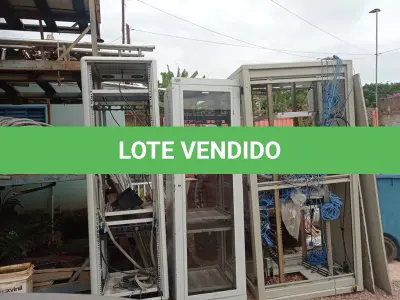 LOTE 532 - 03 RACKS PARA EQUIPAMENTOS DE TELECOMUNICAÇÕES. (NO ESTADO) ATENÇÃO! FAZER A VISITAÇÃO ANTES DE ARREMATAR, NÃO SABEMOS SE FUNCIONA. LEILÃO NÃO TEM GARANTIA E NEM DEVOLUÇÃO, SUJEITO A POSSÍVEIS AVARIAS VISÍVEIS/OCULTAS E/OU AUSÊNCIA DE COMPONENTES.