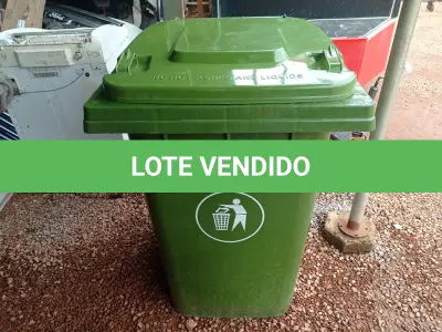 LOTE 520 - 01 CONTAINER HDPE EM-840 360L. (NO ESTADO) ATENÇÃO! FAZER A VISITAÇÃO ANTES DE ARREMATAR, NÃO SABEMOS SE FUNCIONA. LEILÃO NÃO TEM GARANTIA E NEM DEVOLUÇÃO, SUJEITO A POSSÍVEIS AVARIAS VISÍVEIS/OCULTAS E/OU AUSÊNCIA DE COMPONENTES.