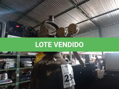 LOTE 234 - 01 CILINDRO DE OXIGÊNIO. (NO ESTADO) ATENÇÃO! FAZER A VISITAÇÃO ANTES DE ARREMATAR, NÃO SABEMOS SE FUNCIONA. LEILÃO NÃO TEM GARANTIA E NEM DEVOLUÇÃO, SUJEITO A POSSÍVEIS AVARIAS VISÍVEIS/OCULTAS E/OU AUSÊNCIA DE COMPONENTES.
