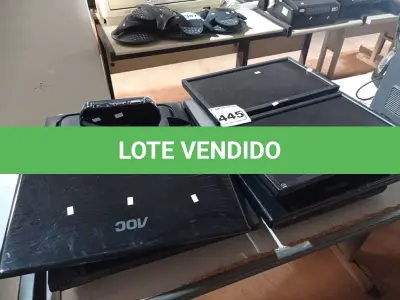 LOTE 445 - 10 MONITORES MARCAS E MODELOS DIVERSOS PARA RETIRADA DE PEÇAS. (NO ESTADO) ATENÇÃO! FAZER A VISITAÇÃO ANTES DE ARREMATAR, NÃO SABEMOS SE FUNCIONA. LEILÃO NÃO TEM GARANTIA E NEM DEVOLUÇÃO, SUJEITO A POSSÍVEIS AVARIAS VISÍVEIS/OCULTAS E/OU AUSÊNCIA DE COMPONENTES.