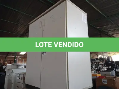 LOTE 491 - 02 ARMÁRIOS EM MADEIRA. (NO ESTADO) ATENÇÃO! FAZER A VISITAÇÃO ANTES DE ARREMATAR, NÃO SABEMOS SE FUNCIONA. LEILÃO NÃO TEM GARANTIA E NEM DEVOLUÇÃO, SUJEITO A POSSÍVEIS AVARIAS VISÍVEIS/OCULTAS E/OU AUSÊNCIA DE COMPONENTES.