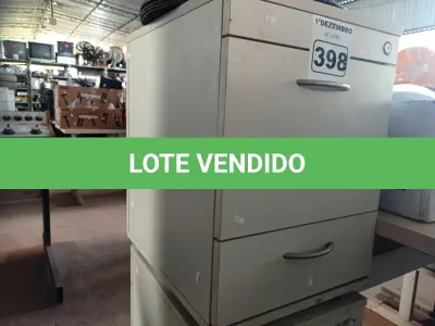LOTE 398 - 02 GAVETEIROS COM 03 GAVETAS. (NO ESTADO) ATENÇÃO! FAZER A VISITAÇÃO ANTES DE ARREMATAR, NÃO SABEMOS SE FUNCIONA. LEILÃO NÃO TEM GARANTIA E NEM DEVOLUÇÃO, SUJEITO A POSSÍVEIS AVARIAS VISÍVEIS/OCULTAS E/OU AUSÊNCIA DE COMPONENTES.