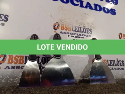 LOTE 040 - 03 ESPÁTULAS. (NO ESTADO) ATENÇÃO! FAZER A VISITAÇÃO ANTES DE ARREMATAR, NÃO SABEMOS SE FUNCIONA. LEILÃO NÃO TEM GARANTIA E NEM DEVOLUÇÃO, SUJEITO A POSSÍVEIS AVARIAS VISÍVEIS/OCULTAS E/OU AUSÊNCIA DE COMPONENTES.