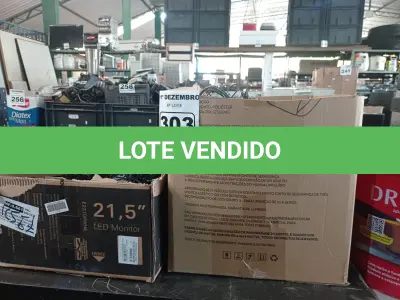 LOTE 303 - 01 LOTE COM VÁRIOS MOUSES E CAIXINHAS DE SOM PARA PC MARCAS E MODELOS DIVERSOS. (NO ESTADO) ATENÇÃO! FAZER A VISITAÇÃO ANTES DE ARREMATAR, NÃO SABEMOS SE FUNCIONA. LEILÃO NÃO TEM GARANTIA E NEM DEVOLUÇÃO, SUJEITO A POSSÍVEIS AVARIAS VISÍVEIS/OCULTAS E/OU AUSÊNCIA DE COMPONENTES.