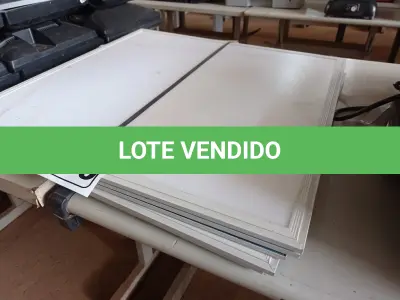 LOTE 339 - 05 PAINÉIS DE LED. (NO ESTADO) ATENÇÃO! FAZER A VISITAÇÃO ANTES DE ARREMATAR, NÃO SABEMOS SE FUNCIONA. LEILÃO NÃO TEM GARANTIA E NEM DEVOLUÇÃO, SUJEITO A POSSÍVEIS AVARIAS VISÍVEIS/OCULTAS E/OU AUSÊNCIA DE COMPONENTES.