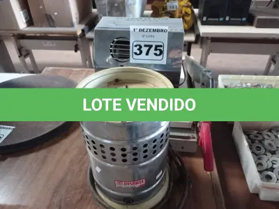 LOTE 375 - 01 SECADOR DE MÃOS, 02 GUILHOTINAS DE MESA E 01 BASE DE LIQUIDIFICADOR INDUSTRIAL. (NO ESTADO) ATENÇÃO! FAZER A VISITAÇÃO ANTES DE ARREMATAR, NÃO SABEMOS SE FUNCIONA. LEILÃO NÃO TEM GARANTIA E NEM DEVOLUÇÃO, SUJEITO A POSSÍVEIS AVARIAS VISÍVEIS/OCULTAS E/OU AUSÊNCIA DE COMPONENTES.