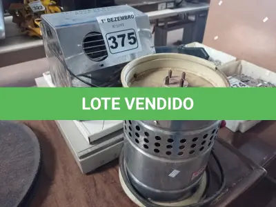 LOTE 375 - 01 SECADOR DE MÃOS, 02 GUILHOTINAS DE MESA E 01 BASE DE LIQUIDIFICADOR INDUSTRIAL. (NO ESTADO) ATENÇÃO! FAZER A VISITAÇÃO ANTES DE ARREMATAR, NÃO SABEMOS SE FUNCIONA. LEILÃO NÃO TEM GARANTIA E NEM DEVOLUÇÃO, SUJEITO A POSSÍVEIS AVARIAS VISÍVEIS/OCULTAS E/OU AUSÊNCIA DE COMPONENTES.