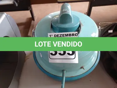 LOTE 355 - 01 ASPIRADOR DE PÓ ANTIGO. (NO ESTADO) ATENÇÃO! FAZER A VISITAÇÃO ANTES DE ARREMATAR, NÃO SABEMOS SE FUNCIONA. LEILÃO NÃO TEM GARANTIA E NEM DEVOLUÇÃO, SUJEITO A POSSÍVEIS AVARIAS VISÍVEIS/OCULTAS E/OU AUSÊNCIA DE COMPONENTES.