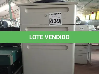 LOTE 439 - 02 GAVETEIROS COM 03 GAVETAS. (NO ESTADO) ATENÇÃO! FAZER A VISITAÇÃO ANTES DE ARREMATAR, NÃO SABEMOS SE FUNCIONA. LEILÃO NÃO TEM GARANTIA E NEM DEVOLUÇÃO, SUJEITO A POSSÍVEIS AVARIAS VISÍVEIS/OCULTAS E/OU AUSÊNCIA DE COMPONENTES.