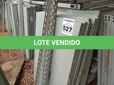LOTE 527 - 01 ESTANTE DE AÇO COM 08 PRATELEIRAS. (NO ESTADO) ATENÇÃO! FAZER A VISITAÇÃO ANTES DE ARREMATAR, NÃO SABEMOS SE FUNCIONA. LEILÃO NÃO TEM GARANTIA E NEM DEVOLUÇÃO, SUJEITO A POSSÍVEIS AVARIAS VISÍVEIS/OCULTAS E/OU AUSÊNCIA DE COMPONENTES.