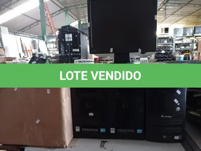 LOTE 373 - 03 CPU’S, 02 MONITORES E 01 CAIXA COM PERIFÉRICOS DIVERSOS. (NO ESTADO) ATENÇÃO! FAZER A VISITAÇÃO ANTES DE ARREMATAR, NÃO SABEMOS SE FUNCIONA. LEILÃO NÃO TEM GARANTIA E NEM DEVOLUÇÃO, SUJEITO A POSSÍVEIS AVARIAS VISÍVEIS/OCULTAS E/OU AUSÊNCIA DE COMPONENTES.