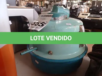 LOTE 355 - 01 ASPIRADOR DE PÓ ANTIGO. (NO ESTADO) ATENÇÃO! FAZER A VISITAÇÃO ANTES DE ARREMATAR, NÃO SABEMOS SE FUNCIONA. LEILÃO NÃO TEM GARANTIA E NEM DEVOLUÇÃO, SUJEITO A POSSÍVEIS AVARIAS VISÍVEIS/OCULTAS E/OU AUSÊNCIA DE COMPONENTES.