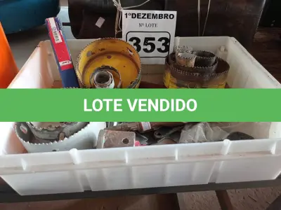 LOTE 353 - 01 LOTE COM VÁRIAS CHAVES, BROCAS E SERRA COPO. (NO ESTADO) ATENÇÃO! FAZER A VISITAÇÃO ANTES DE ARREMATAR, NÃO SABEMOS SE FUNCIONA. LEILÃO NÃO TEM GARANTIA E NEM DEVOLUÇÃO, SUJEITO A POSSÍVEIS AVARIAS VISÍVEIS/OCULTAS E/OU AUSÊNCIA DE COMPONENTES.
