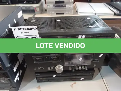 LOTE 299 - 01 TOCA CD, 01 STÉREO DECK E 01 AM/FM STÉREO RECEIVER. (NO ESTADO) ATENÇÃO! FAZER A VISITAÇÃO ANTES DE ARREMATAR, NÃO SABEMOS SE FUNCIONA. LEILÃO NÃO TEM GARANTIA E NEM DEVOLUÇÃO, SUJEITO A POSSÍVEIS AVARIAS VISÍVEIS/OCULTAS E/OU AUSÊNCIA DE COMPONENTES.