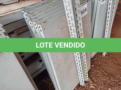 LOTE 525 - 01 ESTANTE DE AÇO COM 07 PRATELEIRAS. (NO ESTADO) ATENÇÃO! FAZER A VISITAÇÃO ANTES DE ARREMATAR, NÃO SABEMOS SE FUNCIONA. LEILÃO NÃO TEM GARANTIA E NEM DEVOLUÇÃO, SUJEITO A POSSÍVEIS AVARIAS VISÍVEIS/OCULTAS E/OU AUSÊNCIA DE COMPONENTES.