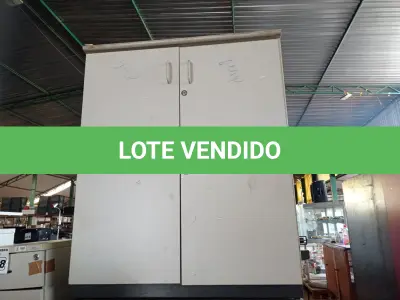 LOTE 491 - 02 ARMÁRIOS EM MADEIRA. (NO ESTADO) ATENÇÃO! FAZER A VISITAÇÃO ANTES DE ARREMATAR, NÃO SABEMOS SE FUNCIONA. LEILÃO NÃO TEM GARANTIA E NEM DEVOLUÇÃO, SUJEITO A POSSÍVEIS AVARIAS VISÍVEIS/OCULTAS E/OU AUSÊNCIA DE COMPONENTES.