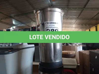 LOTE 289 - 01 LIQUIDIFICADOR INDUSTRIAL MARCA COLOMBO. (NO ESTADO) ATENÇÃO! FAZER A VISITAÇÃO ANTES DE ARREMATAR, NÃO SABEMOS SE FUNCIONA. LEILÃO NÃO TEM GARANTIA E NEM DEVOLUÇÃO, SUJEITO A POSSÍVEIS AVARIAS VISÍVEIS/OCULTAS E/OU AUSÊNCIA DE COMPONENTES.