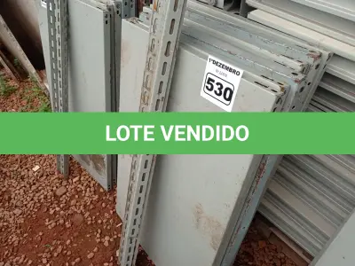 LOTE 530 - 01 ESTANTE DE AÇO COM 07 PRATELEIRAS. (NO ESTADO) ATENÇÃO! FAZER A VISITAÇÃO ANTES DE ARREMATAR, NÃO SABEMOS SE FUNCIONA. LEILÃO NÃO TEM GARANTIA E NEM DEVOLUÇÃO, SUJEITO A POSSÍVEIS AVARIAS VISÍVEIS/OCULTAS E/OU AUSÊNCIA DE COMPONENTES.