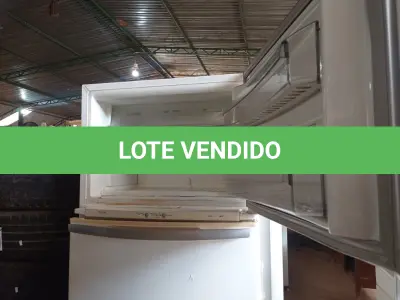 LOTE 277 - 01 GELADEIRA FROST FREE MARCA BRASTEMP 220V. (NO ESTADO) ATENÇÃO! FAZER A VISITAÇÃO ANTES DE ARREMATAR, NÃO SABEMOS SE FUNCIONA. LEILÃO NÃO TEM GARANTIA E NEM DEVOLUÇÃO, SUJEITO A POSSÍVEIS AVARIAS VISÍVEIS/OCULTAS E/OU AUSÊNCIA DE COMPONENTES.