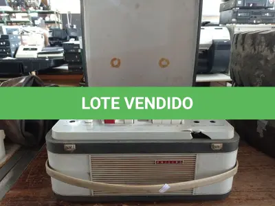 LOTE 351 - 01 GRAVADOR DE ROLO PHILIPS. (NO ESTADO) ATENÇÃO! FAZER A VISITAÇÃO ANTES DE ARREMATAR, NÃO SABEMOS SE FUNCIONA. LEILÃO NÃO TEM GARANTIA E NEM DEVOLUÇÃO, SUJEITO A POSSÍVEIS AVARIAS VISÍVEIS/OCULTAS E/OU AUSÊNCIA DE COMPONENTES.