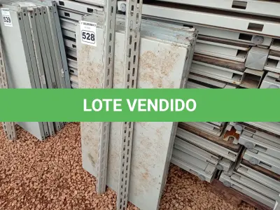 LOTE 528 - 01 ESTANTE DE AÇO COM 07 PRATELEIRAS. (NO ESTADO) ATENÇÃO! FAZER A VISITAÇÃO ANTES DE ARREMATAR, NÃO SABEMOS SE FUNCIONA. LEILÃO NÃO TEM GARANTIA E NEM DEVOLUÇÃO, SUJEITO A POSSÍVEIS AVARIAS VISÍVEIS/OCULTAS E/OU AUSÊNCIA DE COMPONENTES.